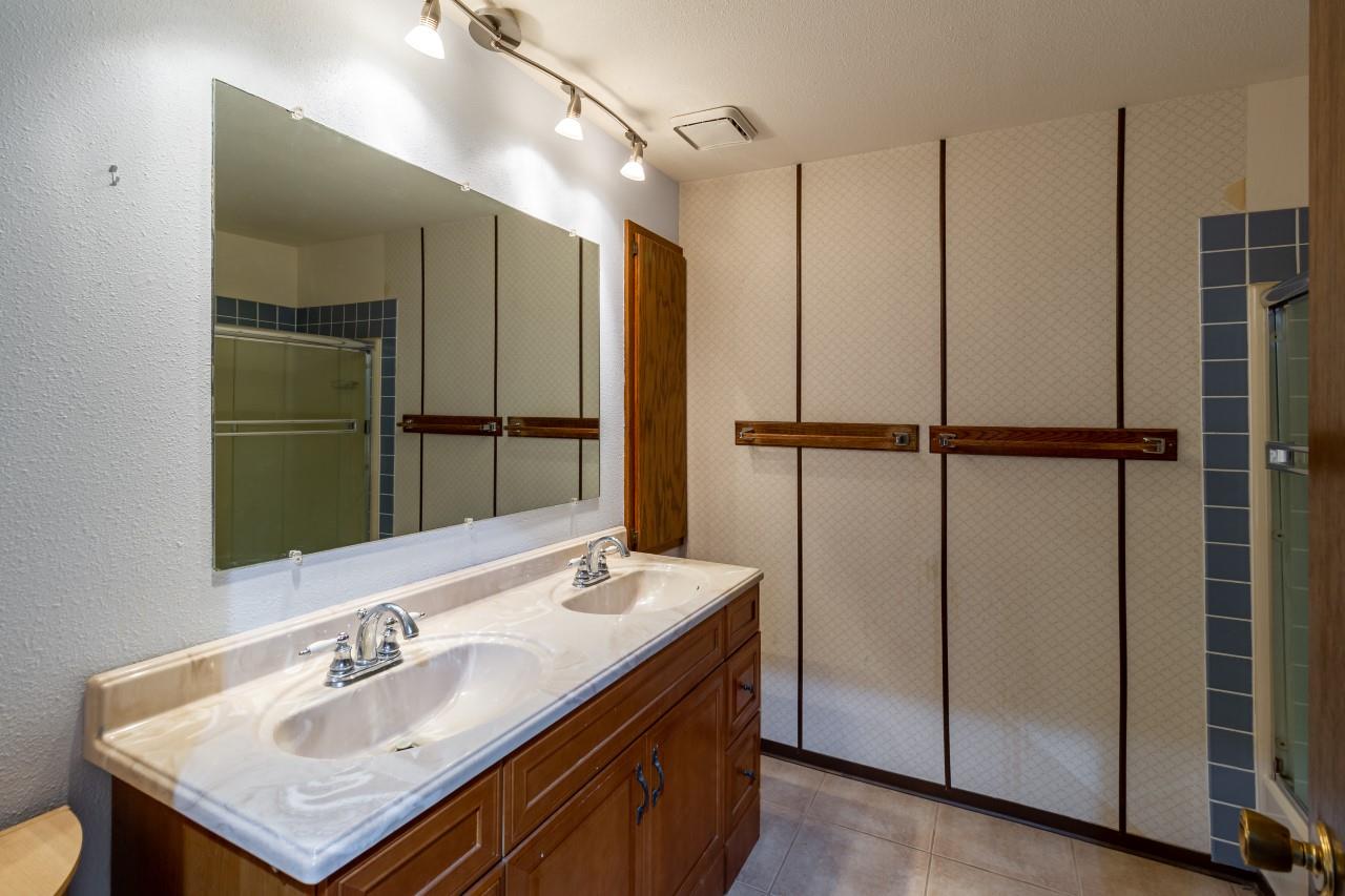 7910 West Valley Road Clayton, WA 99110 - Photo 6 of 46