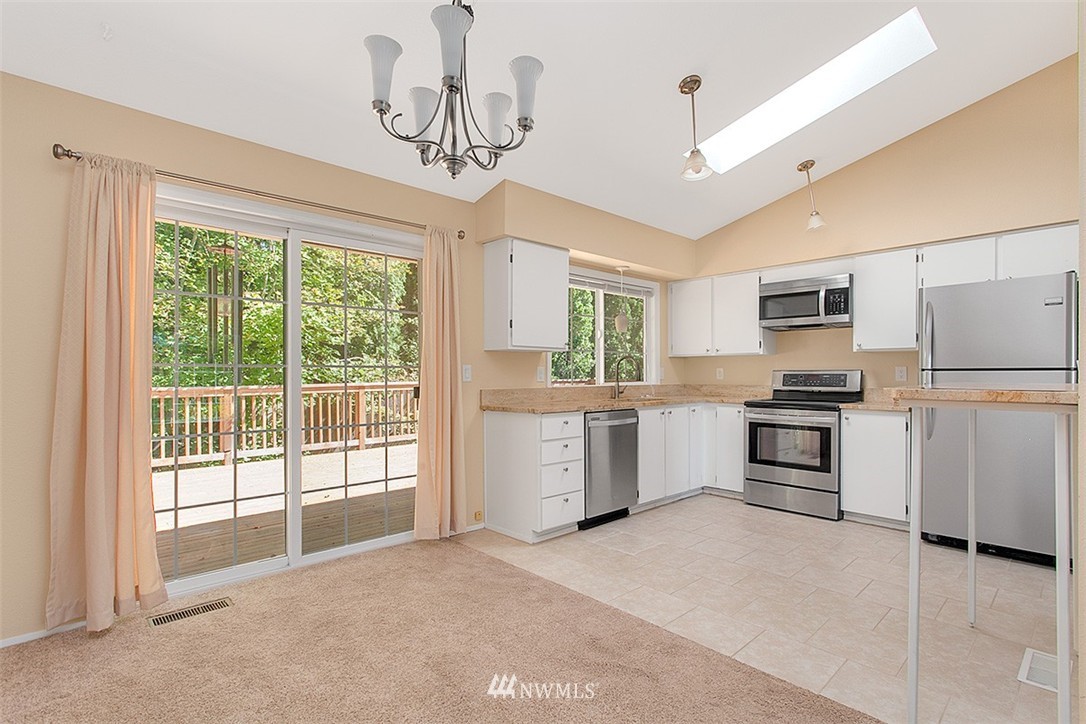 19733 24th Drive Southeast Bothell, WA 98012 - Photo 3 of 14 Gallery Image 3