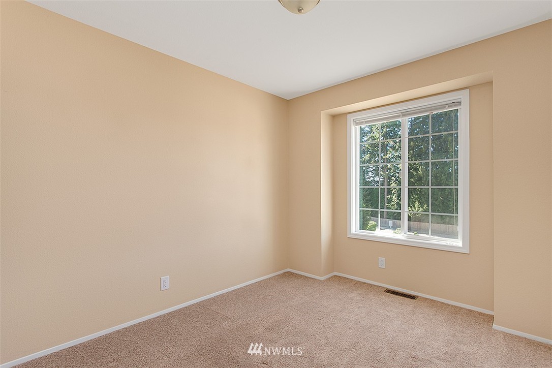 19733 24th Drive Southeast Bothell, WA 98012 - Photo 8 of 14 Gallery Image 8