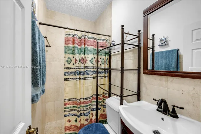 $1,175,000 | 4325 Southwest 95th Avenue, Miami, FL 33165