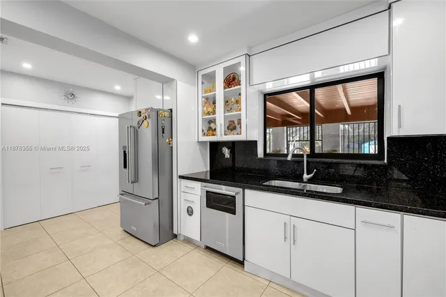 $1,175,000 | 4325 Southwest 95th Avenue, Miami, FL 33165