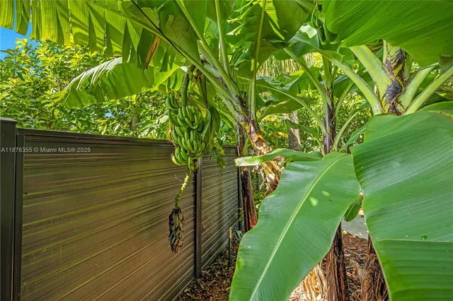 $1,175,000 | 4325 Southwest 95th Avenue, Miami, FL 33165