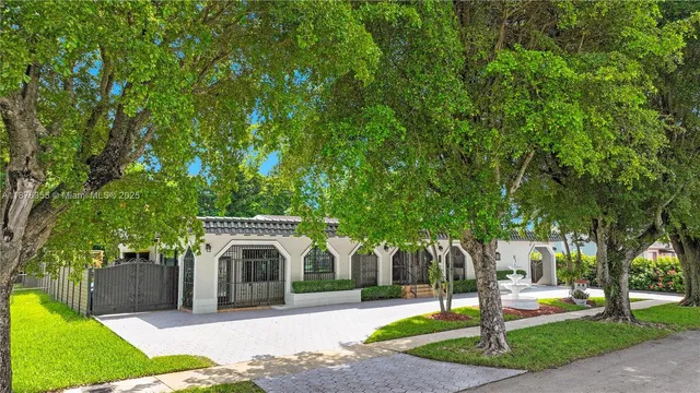 $1,175,000 | 4325 Southwest 95th Avenue, Miami, FL 33165