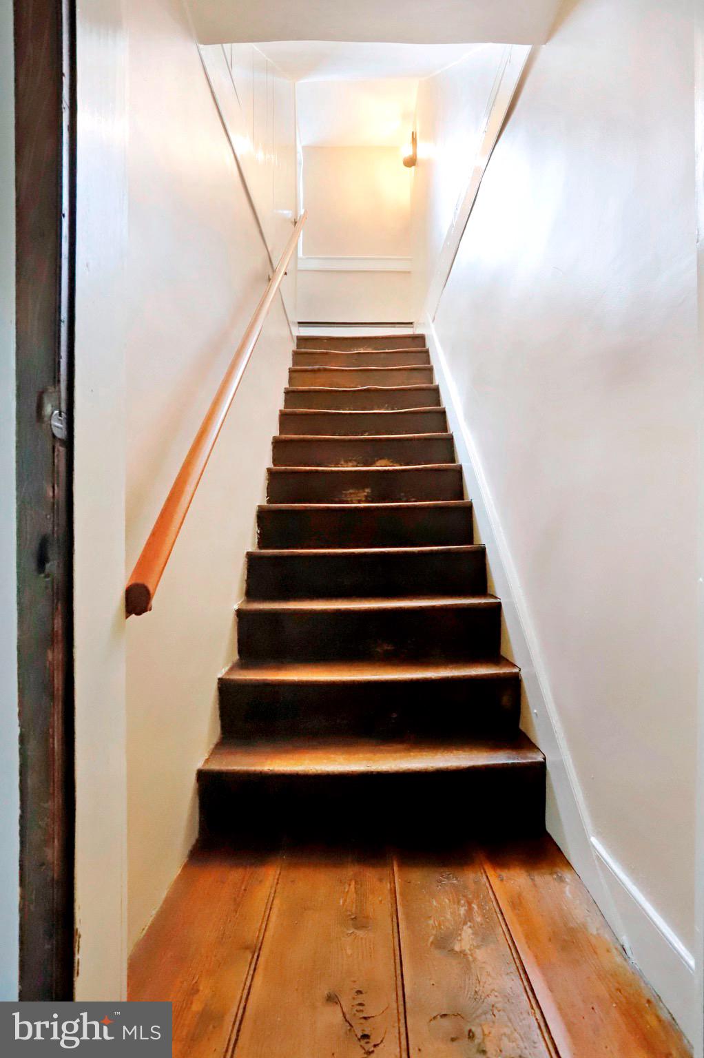 21175 San Mar Road Boonsboro, MD 21713 - Photo 19 of 99 Original staircases