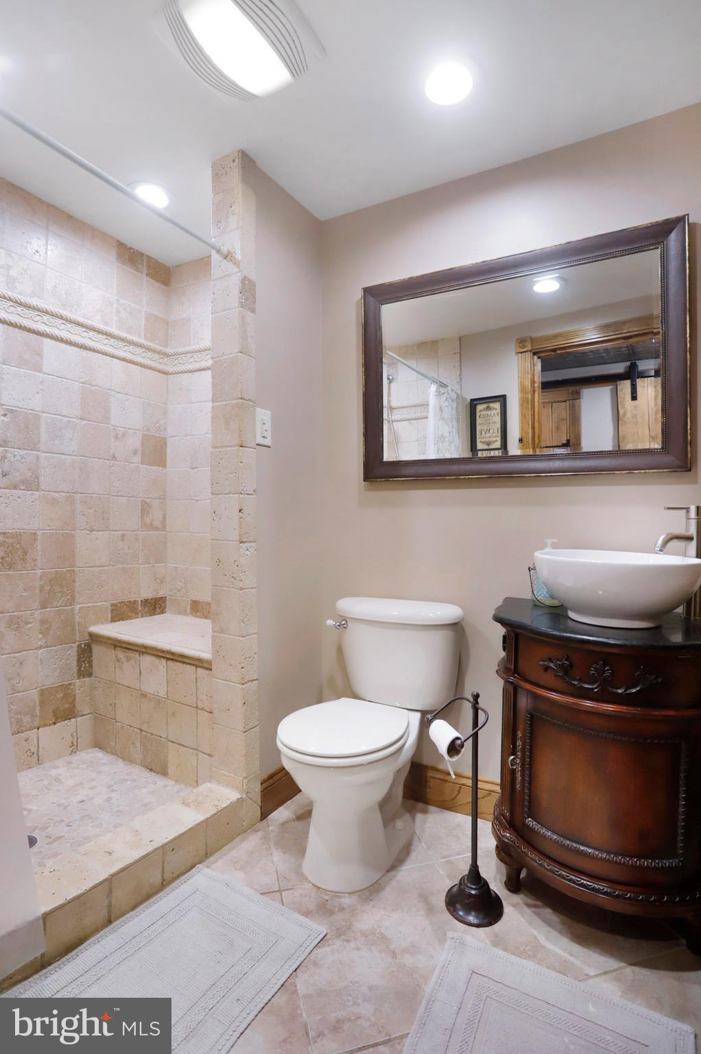21175 San Mar Road Boonsboro, MD 21713 - Photo 31 of 99 Main level bath