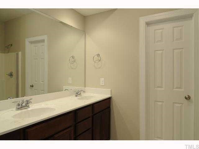4815 Landover Vale Way Raleigh, NC 27616 - Photo 9 of 12 Gallery Image 9