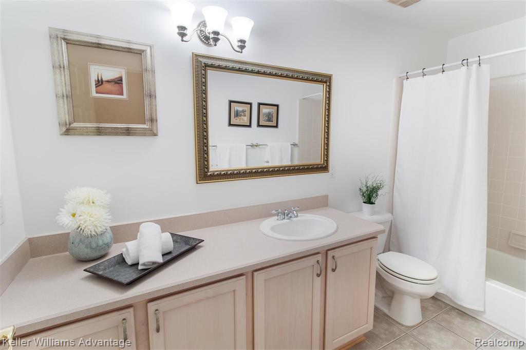 3694 Windingbrook Circle Rochester Hills, MI 48309 - Photo 31 of 44