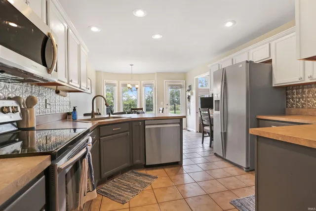 $299,900 | 297 Persimmon Circle, Boonville, IN 47601