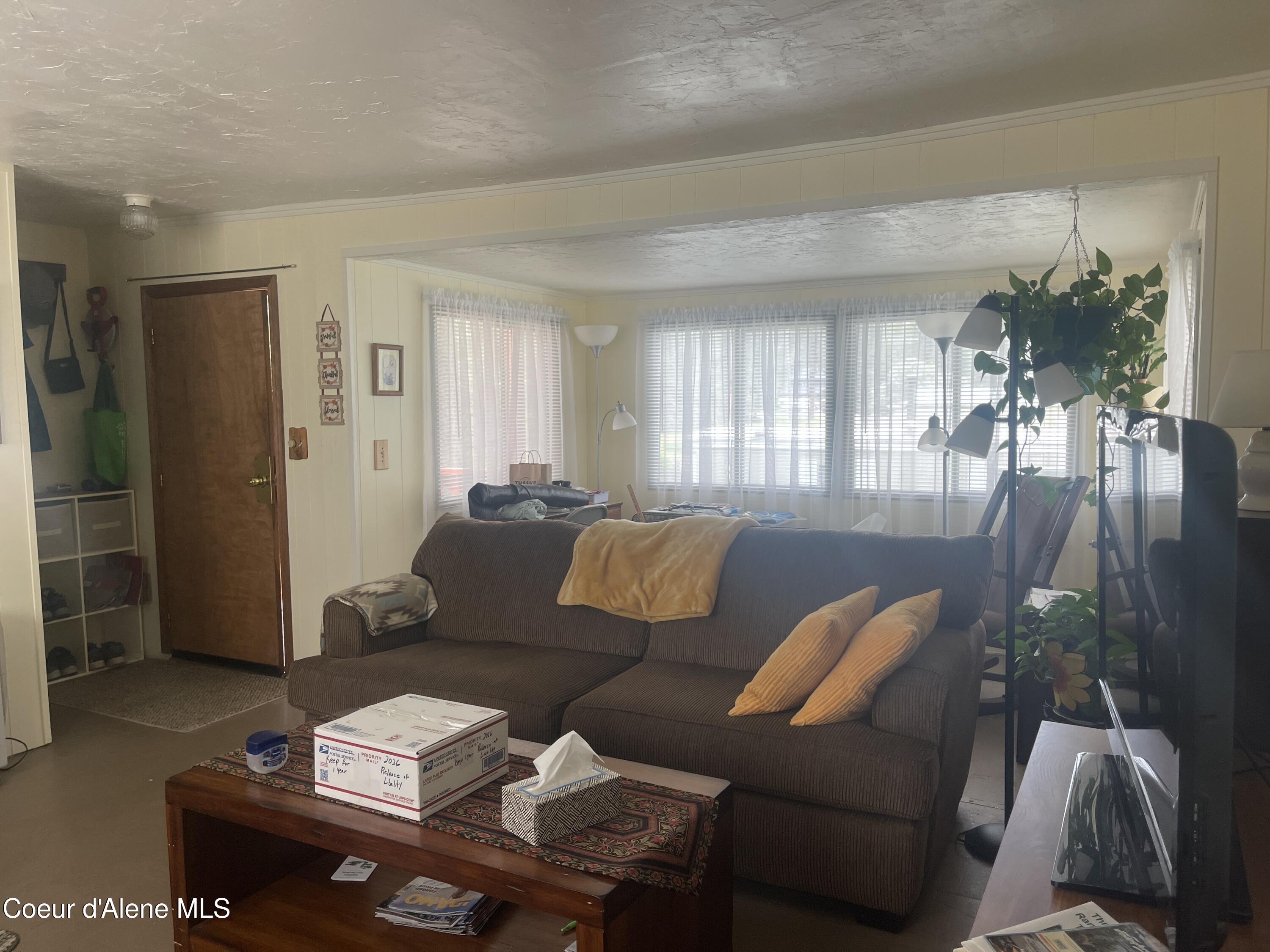 111 Gun Club Road, Unit 27 Sagle, ID 83860 - Photo 13 of 35 Living Room