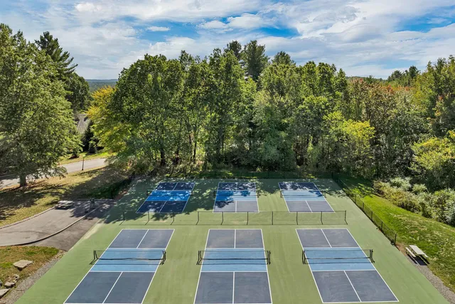 $825,000 | 84 Hawthorne Village Road, Nashua, NH 03062