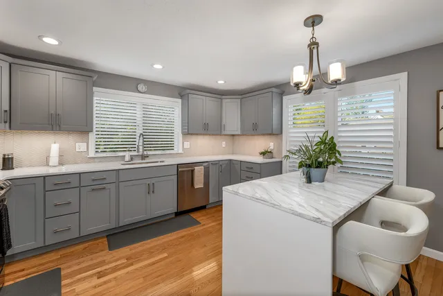 $825,000 | 84 Hawthorne Village Road, Nashua, NH 03062