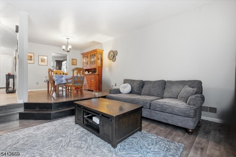 76 Hickory Way Mount Arlington, NJ 07856 - Photo 10 of 27