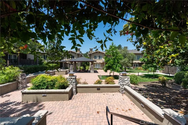 $928,000 | 1709 North Fair Oaks Avenue, Unit 118, Pasadena, CA 91103