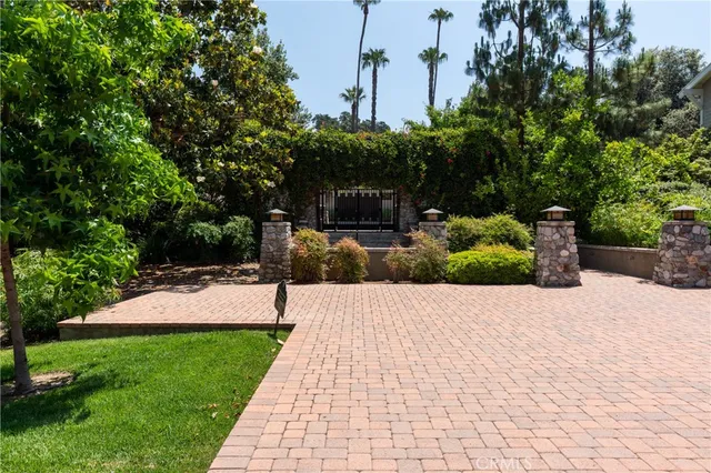 $928,000 | 1709 North Fair Oaks Avenue, Unit 118, Pasadena, CA 91103