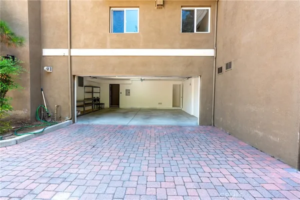 $928,000 | 1709 North Fair Oaks Avenue, Unit 118, Pasadena, CA 91103