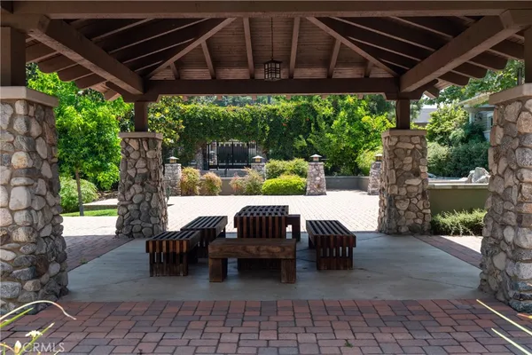 $928,000 | 1709 North Fair Oaks Avenue, Unit 118, Pasadena, CA 91103