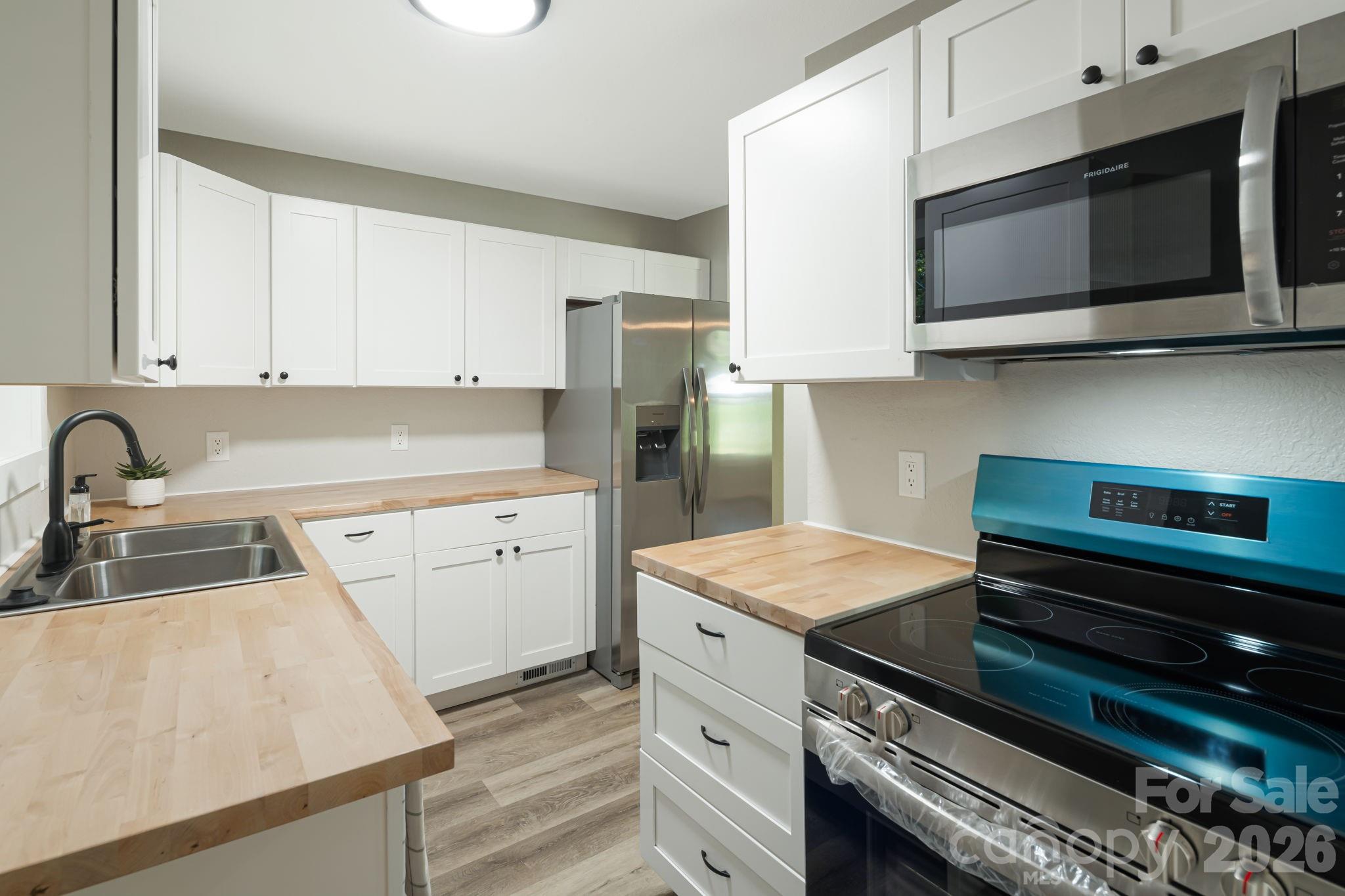 95 Grassy View Road Candler, NC 28715 - Photo 11 of 30 Gallery Image 11