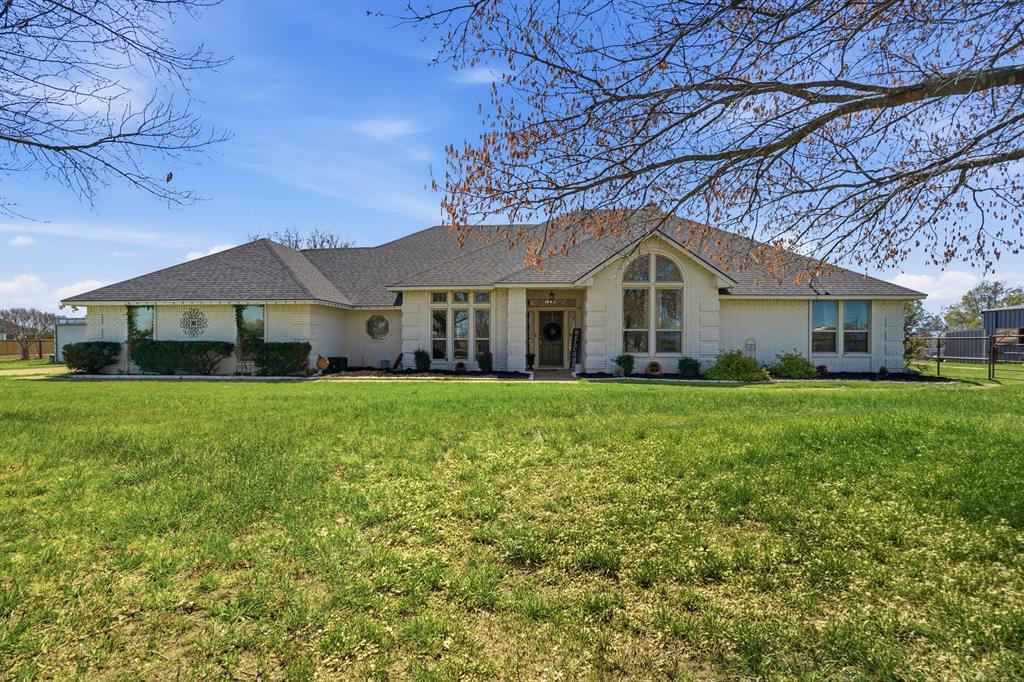 333 Meadow Crest Road Fort Worth, TX 76108 - Photo 2 of 32