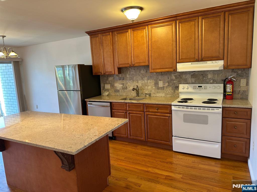 1111 River Road, Unit D5 Edgewater, NJ 07020 - Photo 9 of 18