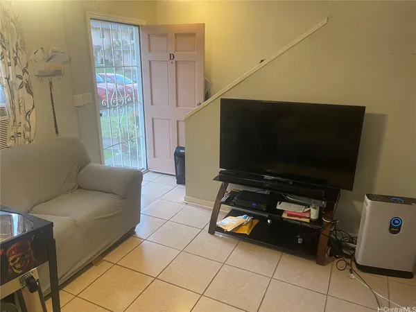 $2,300 | 91-1153 Kamaaha Loop, Unit 9D, Kapolei, HI 96707