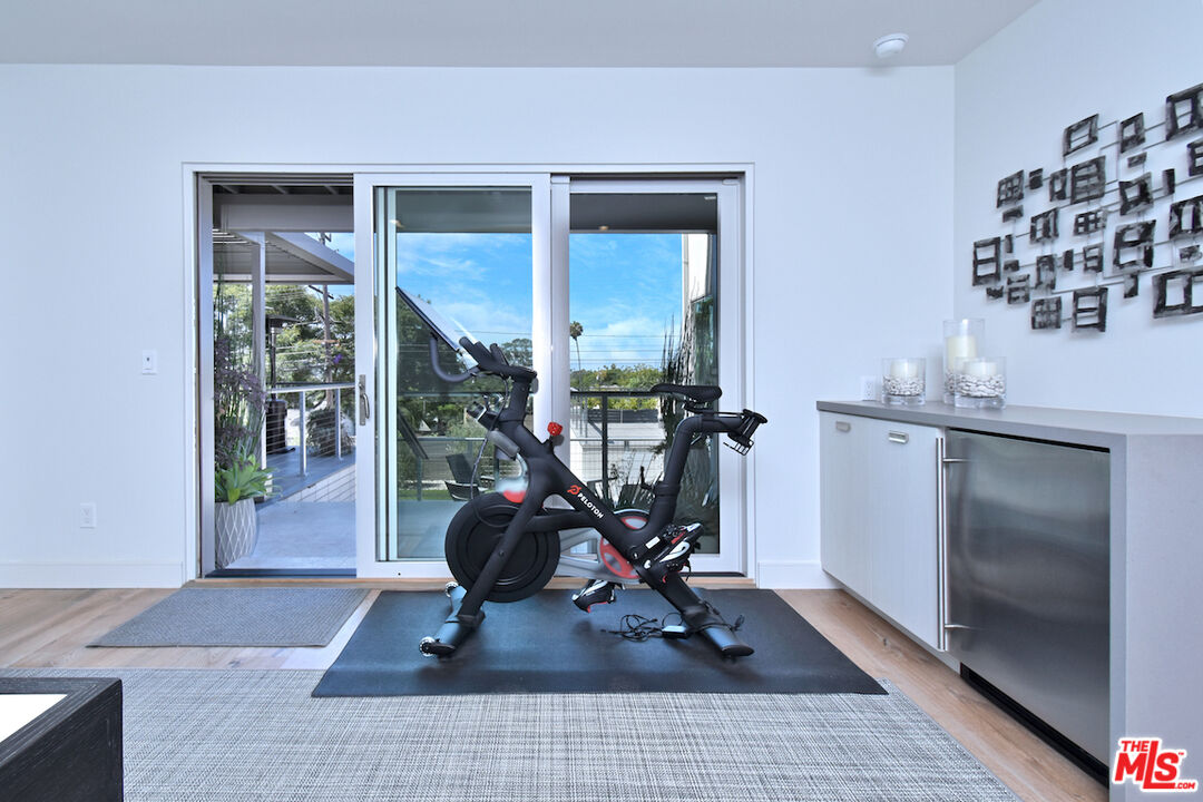 922 Berkeley Street Santa Monica, CA 90403 - Photo 25 of 33 a view of a room with gym equipment