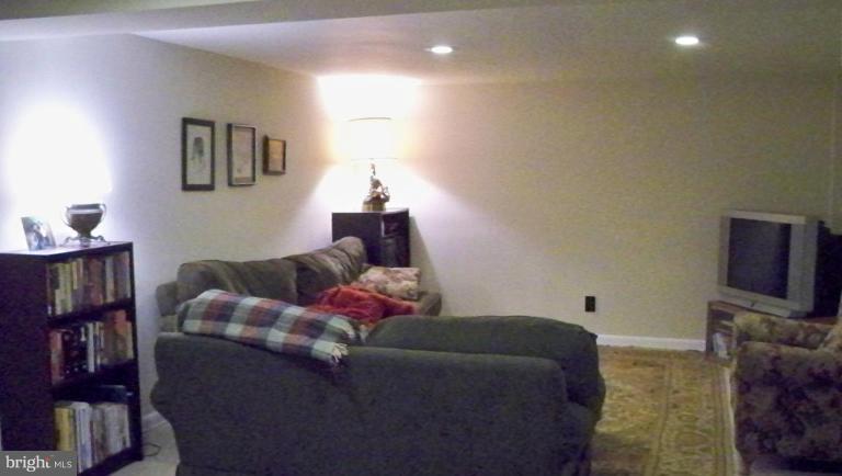 4801 Red Fox Road Rockville, MD 20852 - Photo 3 of 20 Family Room