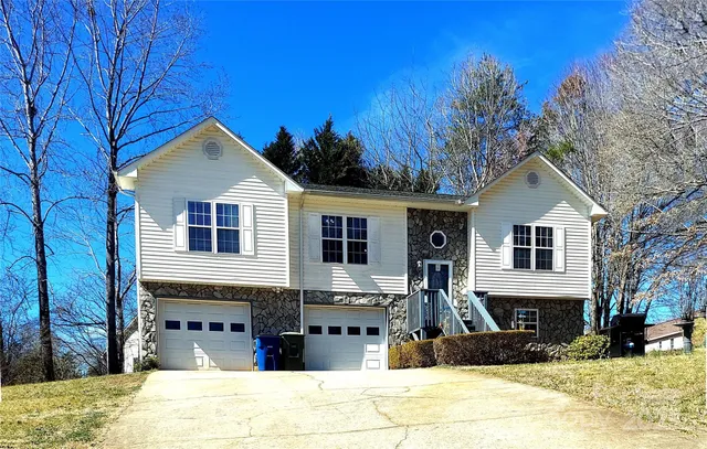 a front view of house with yard