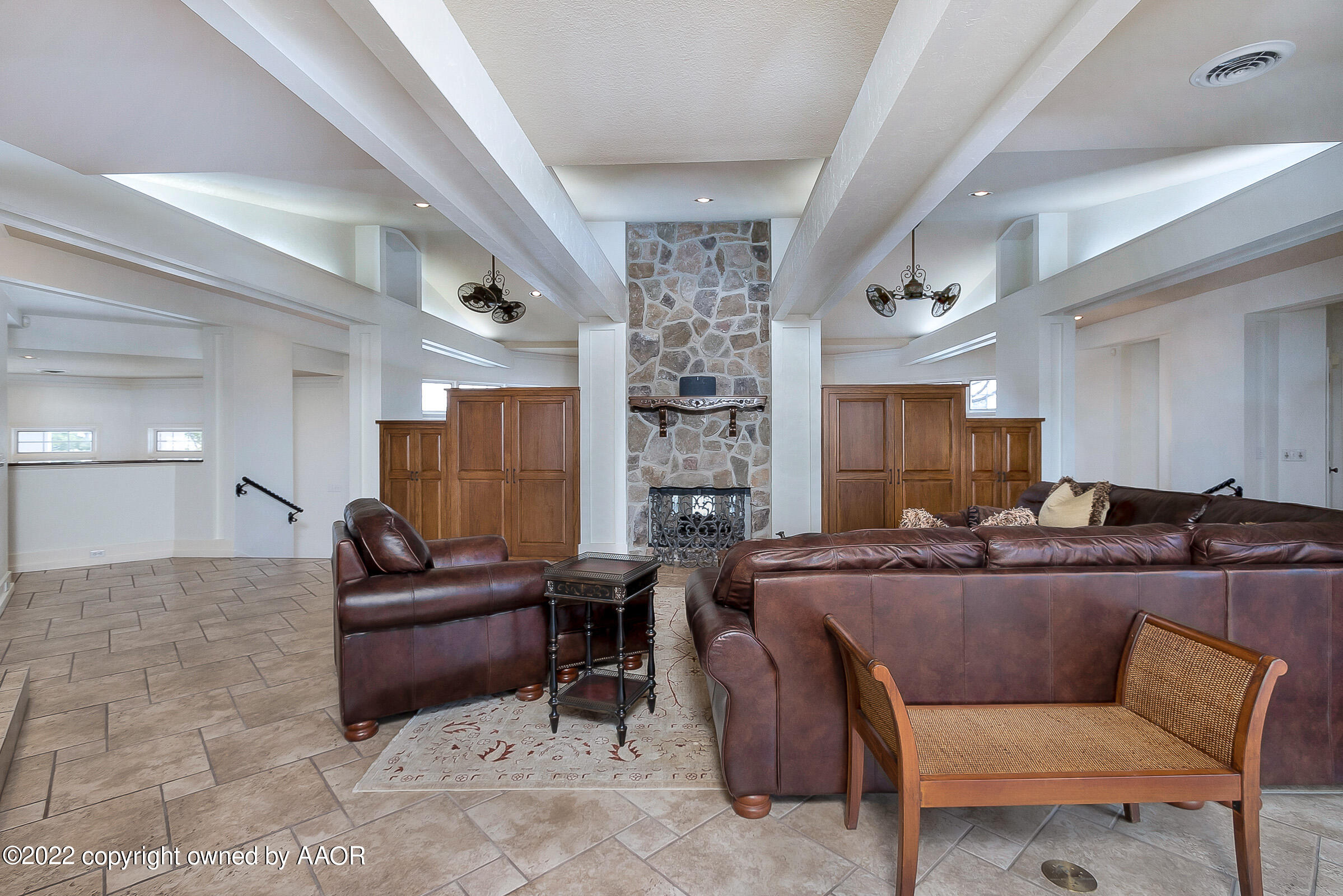 2 Snead Lane Amarillo, TX 79124 - Photo 13 of 76 a living room with furniture