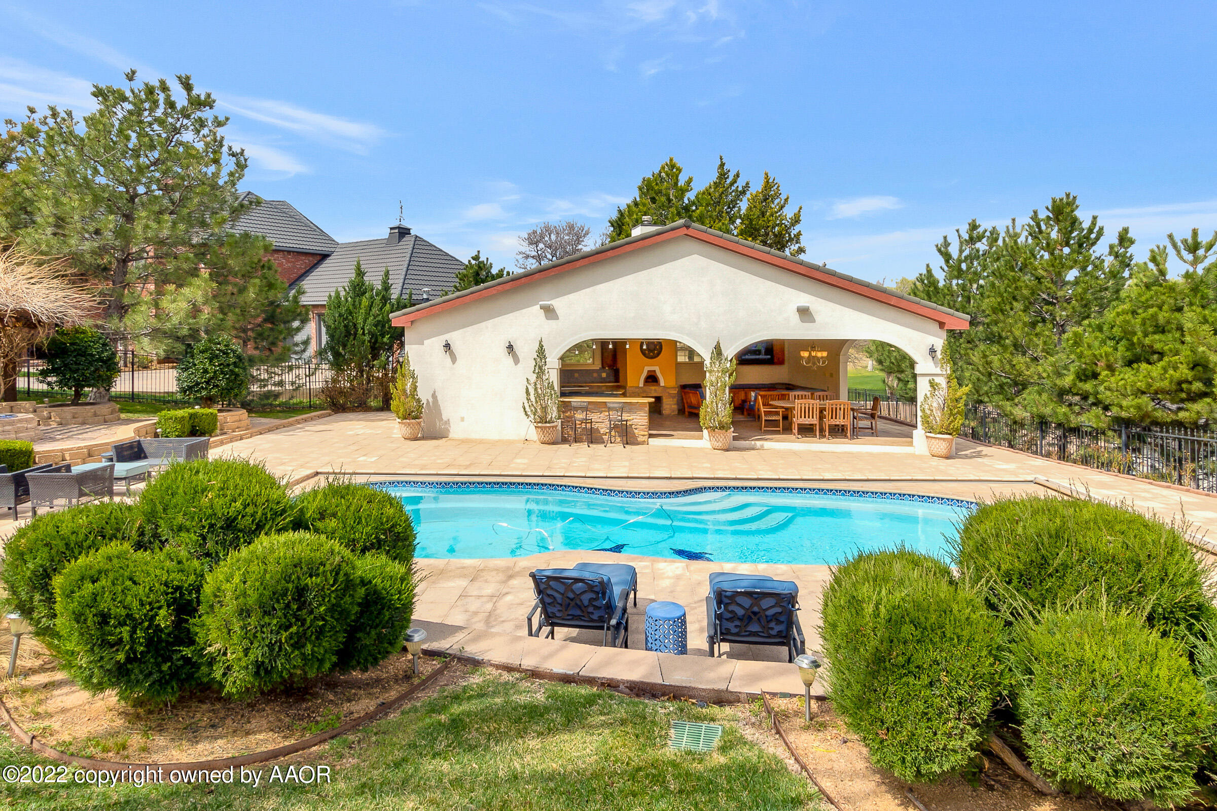 2 Snead Lane Amarillo, TX 79124 - Photo 2 of 76 a front view of a house with garden