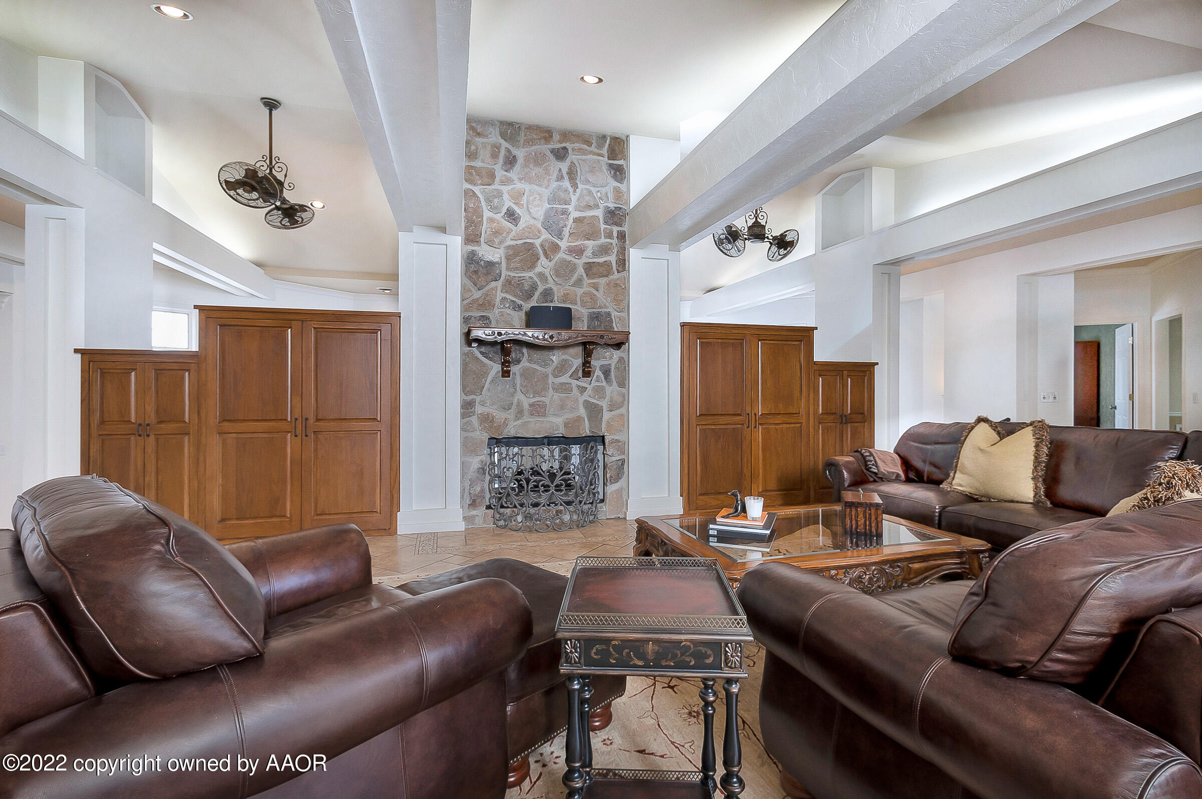 2 Snead Lane Amarillo, TX 79124 - Photo 10 of 76 a living room with furniture and a window