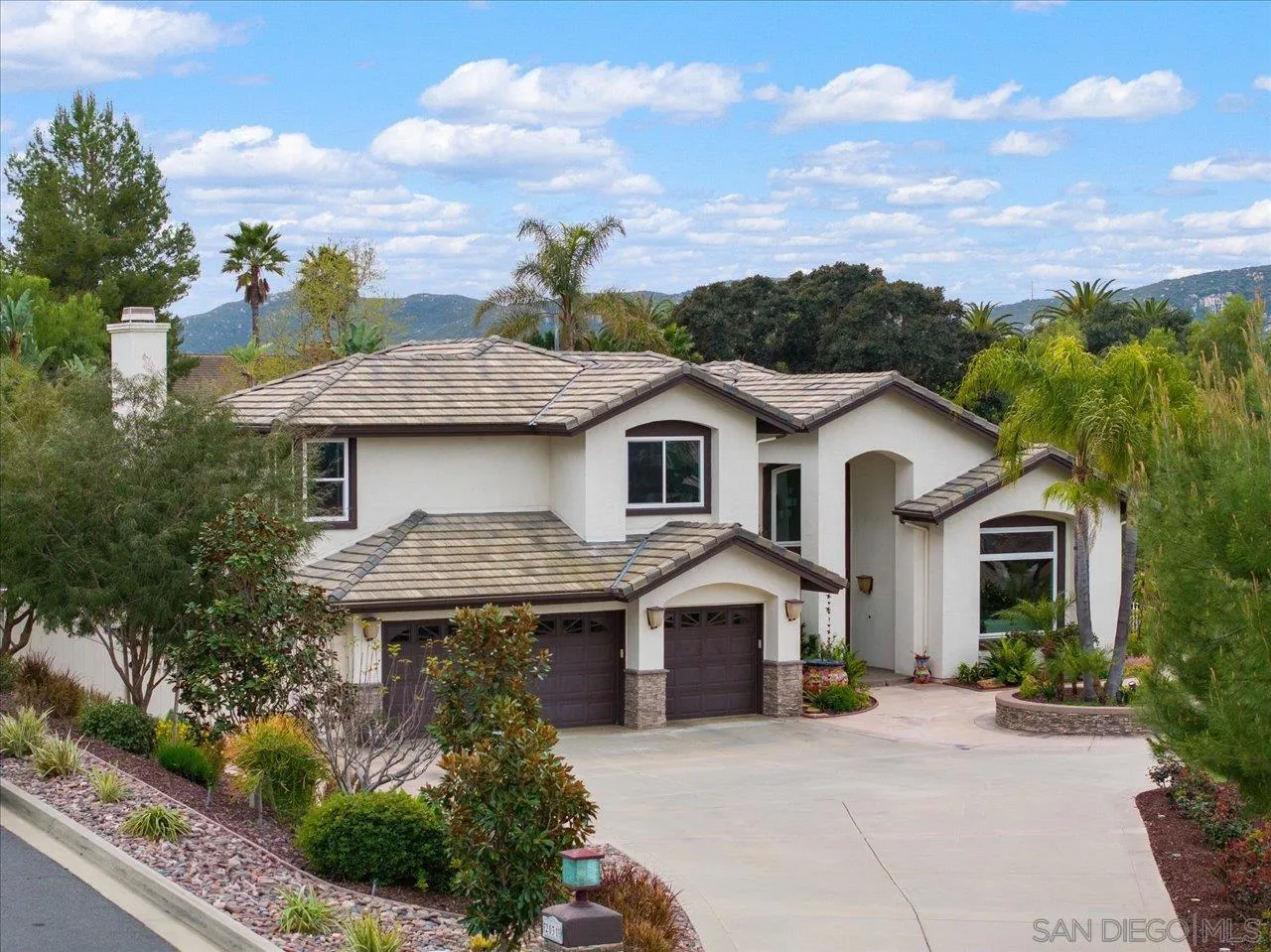 2031 Ridgecrest Place Escondido, CA 92029 - Photo 3 of 58 Gallery Image 3