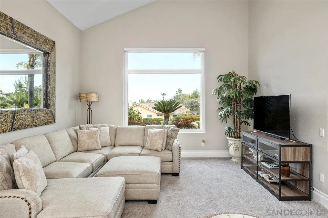 2031 Ridgecrest Place Escondido, CA 92029 - Photo 7 of 58 Gallery Image 7
