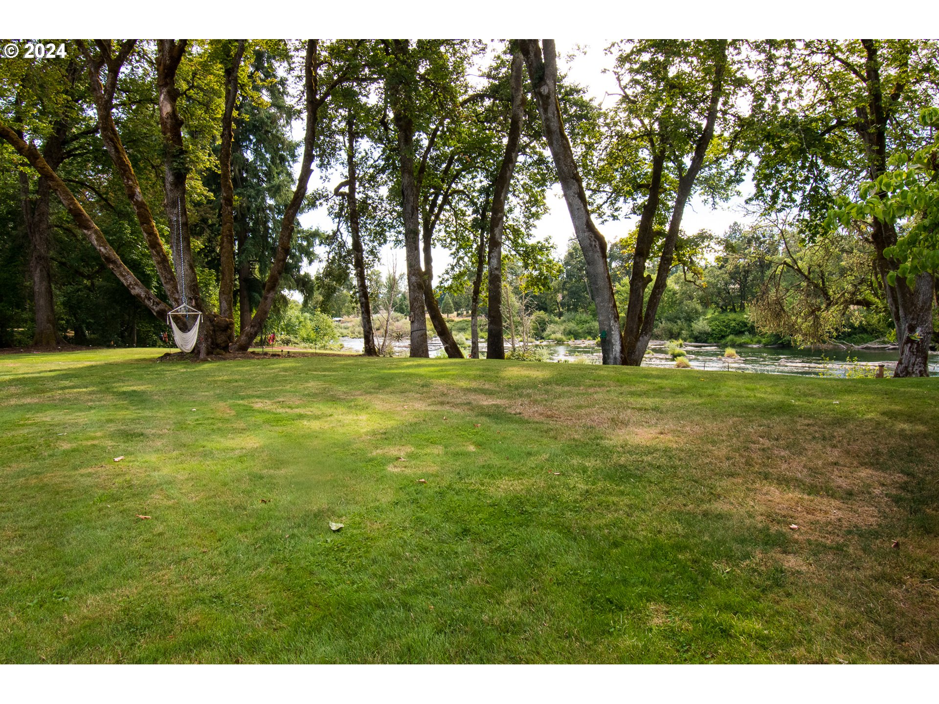1802 Fisher Road Roseburg, OR 97471 - Photo 2 of 20 Gallery Image 2