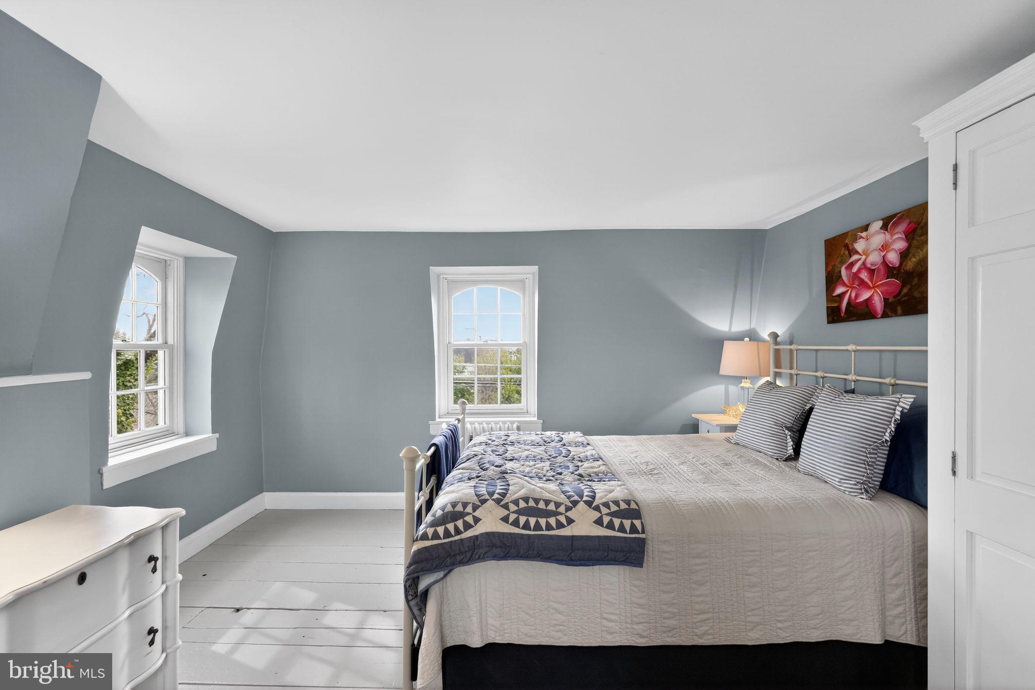 209 Morris Road Lansdale, PA 19446 - Photo 25 of 46 Large inviting bedroom