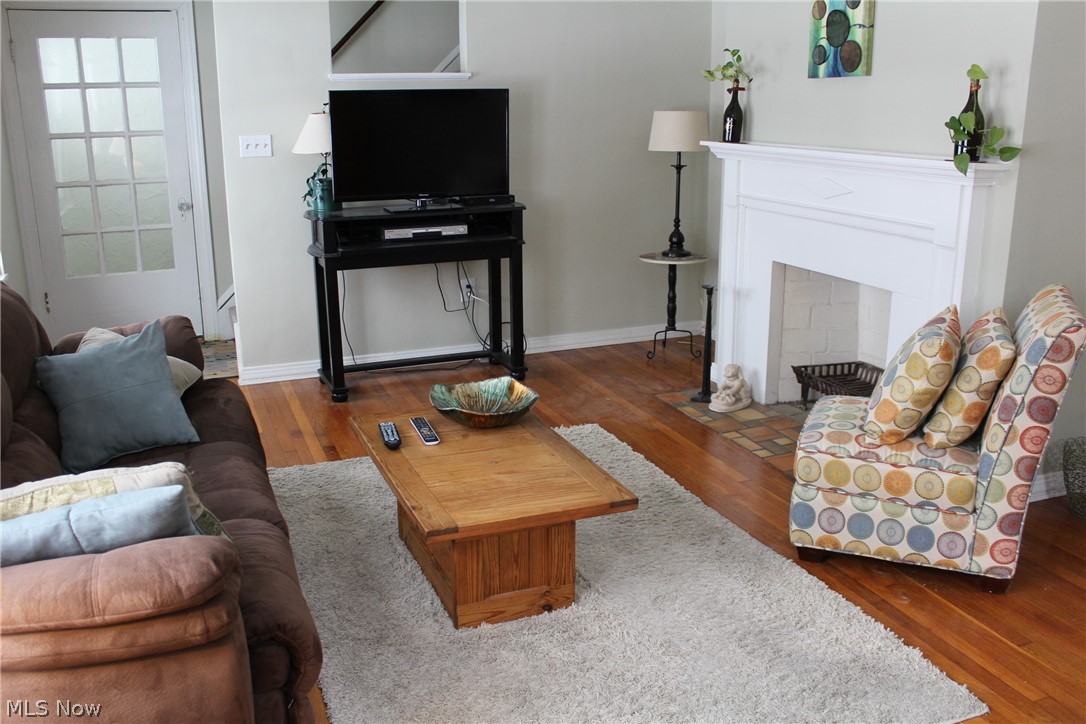 1110 Plainfield Road Cleveland, OH 44121 - Photo 5 of 24 Gallery Image 5