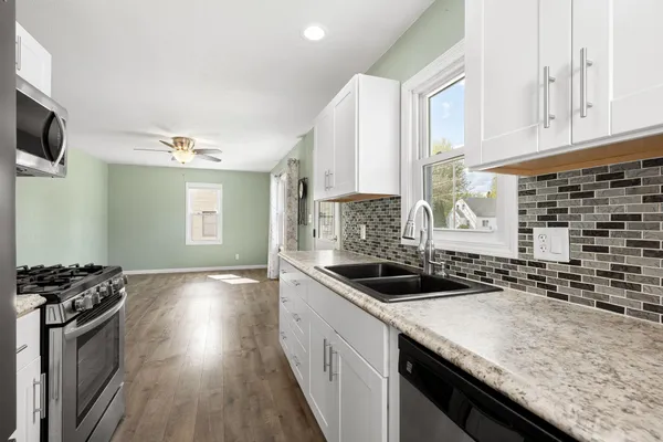 $189,900 | 2110 Oakland Avenue East, Austin, MN 55912