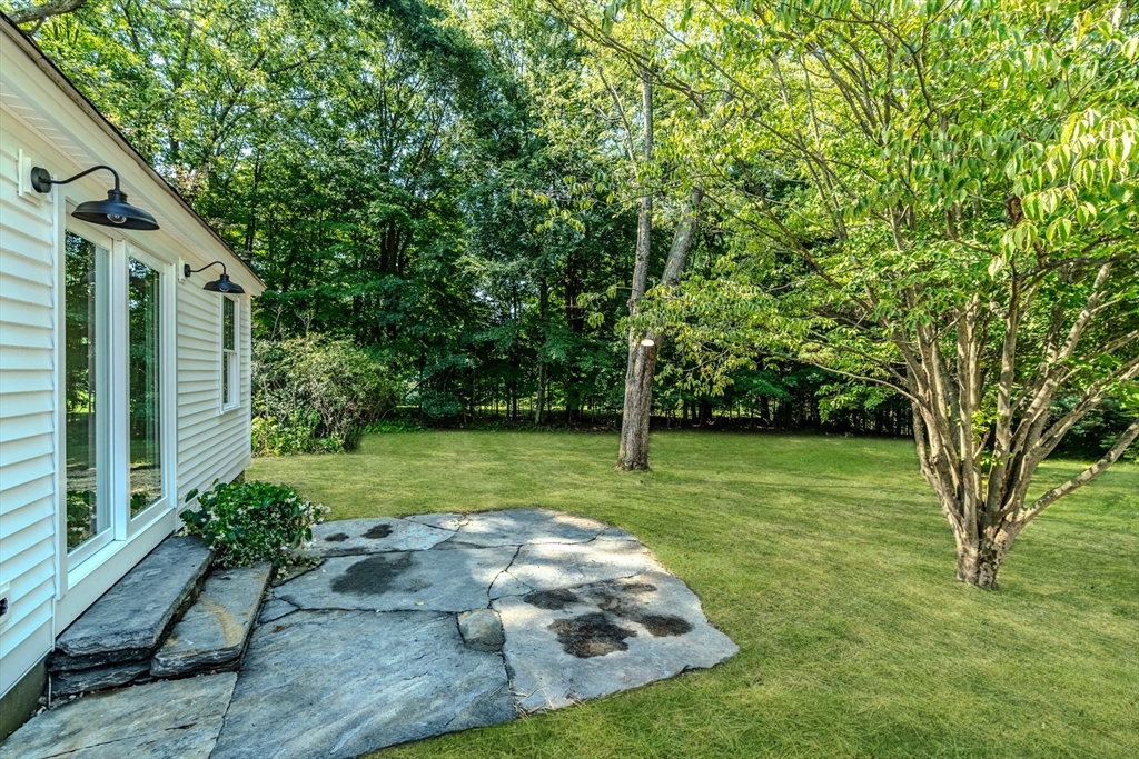 176 Flat Hills Road Amherst, MA 01002 - Photo 8 of 42