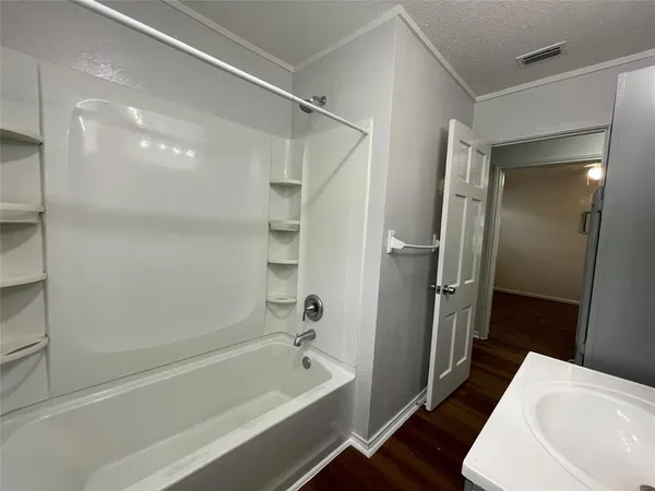 $1,695 | 5108 Tulane Avenue, River Oaks, TX 76114