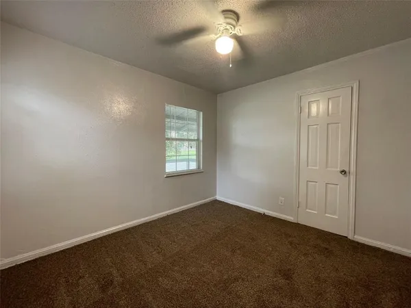 $1,695 | 5108 Tulane Avenue, River Oaks, TX 76114