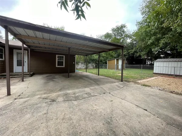 $1,695 | 5108 Tulane Avenue, River Oaks, TX 76114