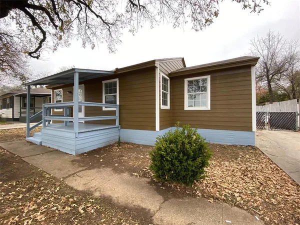 $1,695 | 5108 Tulane Avenue, River Oaks, TX 76114