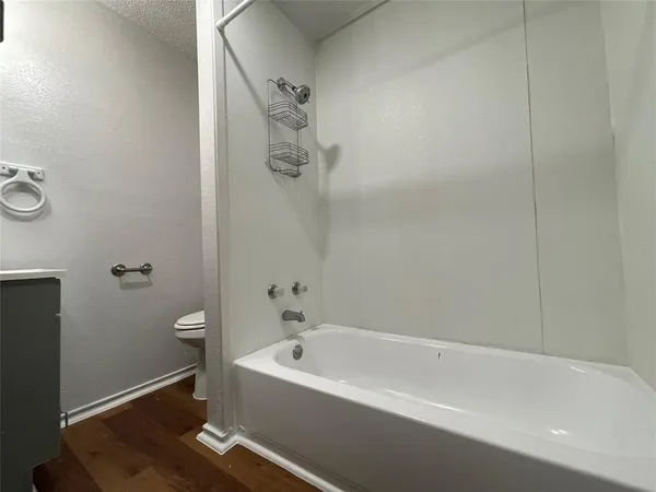 $1,695 | 5108 Tulane Avenue, River Oaks, TX 76114