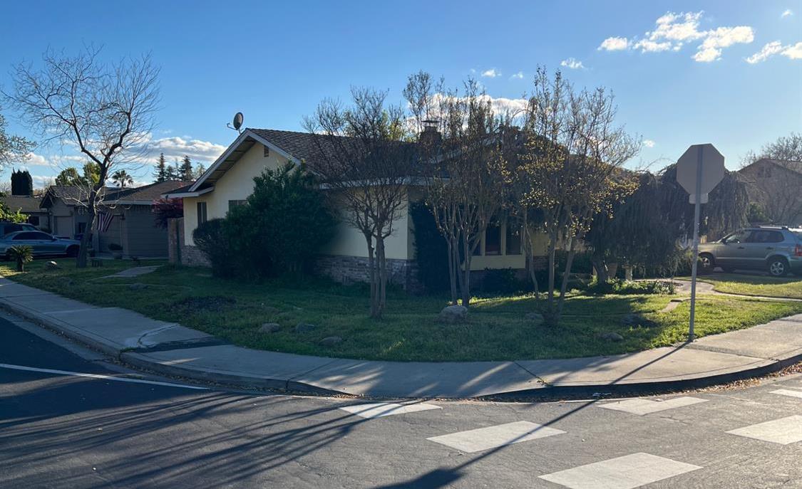 750 Coralwood Road Modesto, CA 95356 - Photo 2 of 25