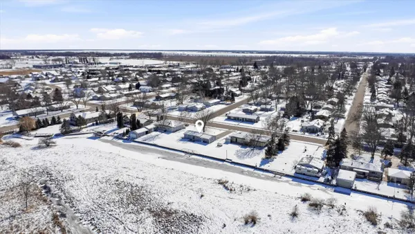 $369,900 | 744 Twin Harbor Drive, Winneconne, WI 54986
