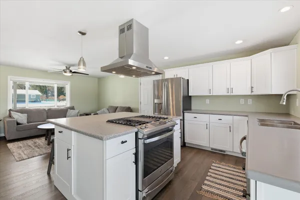 $369,900 | 744 Twin Harbor Drive, Winneconne, WI 54986