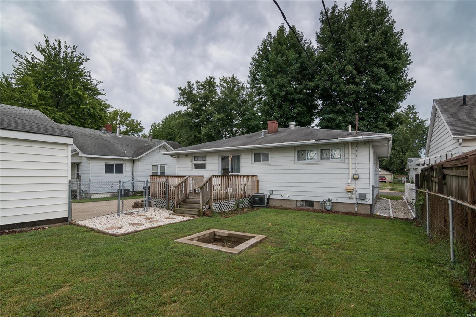 314 West Thomas Street Roxana, IL 62084 - Photo 4 of 27
