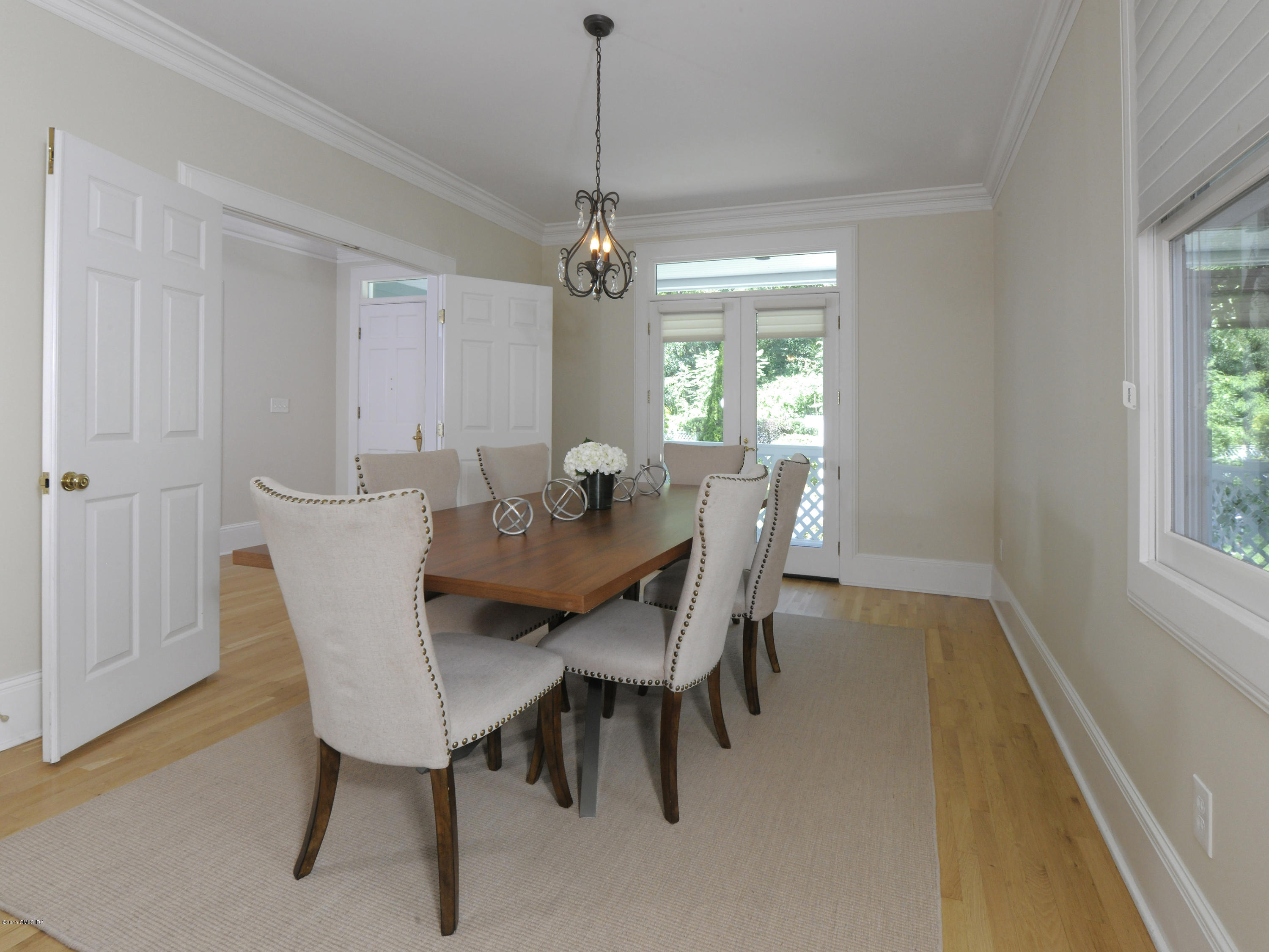 45 Harding Road Old Greenwich, CT 06870 - Photo 6 of 32 6 DngRm2