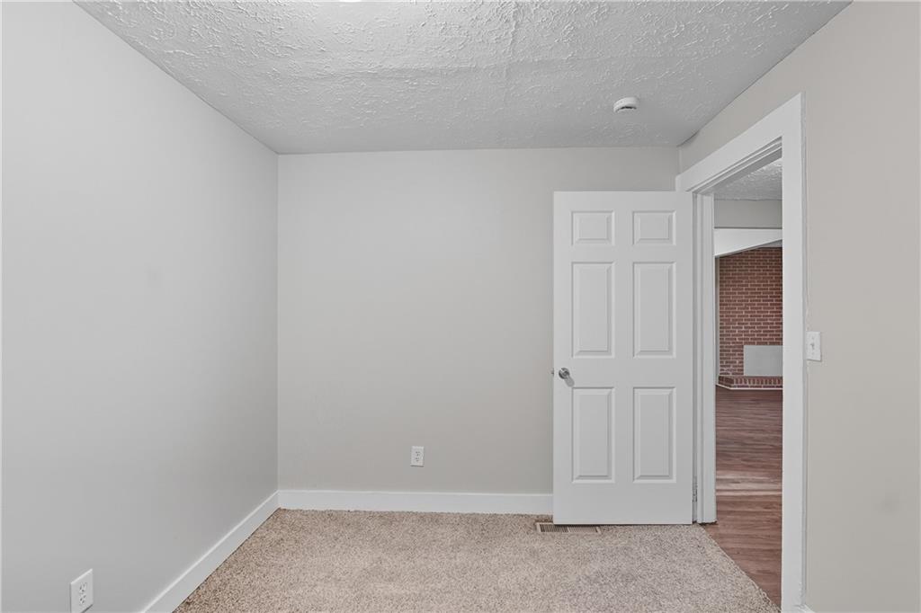 55 Wyman Street Southeast Atlanta, GA 30317 - Photo 16 of 25 a view of room