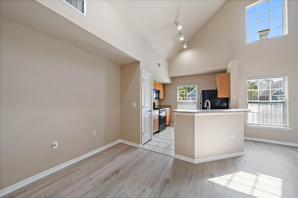 5540 Rosehill Road, Unit 201 Sarasota, FL 34233 - Photo 11 of 52