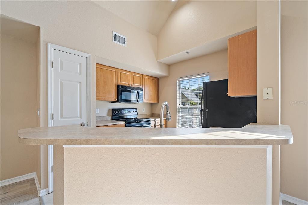 5540 Rosehill Road, Unit 201 Sarasota, FL 34233 - Photo 13 of 52